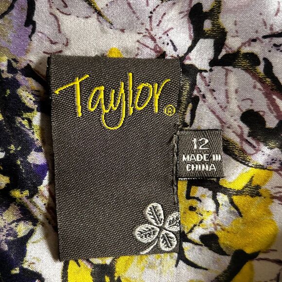 Taylor 100% Silk Floral Dress - Picture 10 of 13